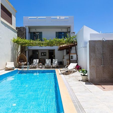 Villa Aprinia Karé Exterior foto